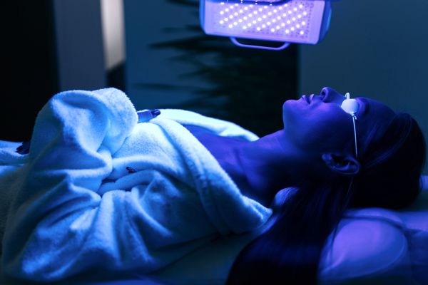 Blue light therapy for acne treatment at 3D Lipo London